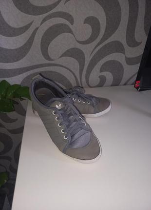 Кеди,сліпони adidas р.37 шкіра