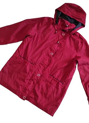 Женская ветровка красная демисезонная