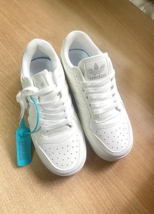 Кросівки adidas