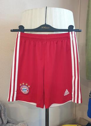 Шорты красные футбольные adidas