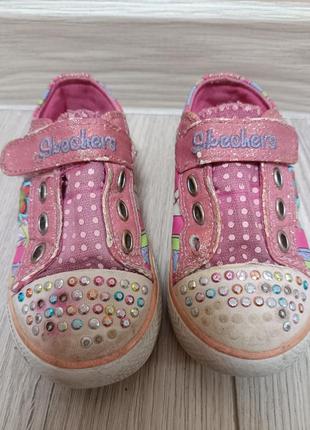 Детские кеды, светятся при битии