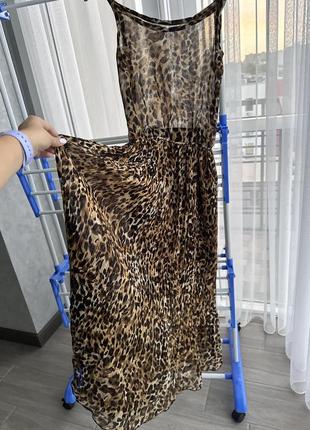 Сукня з леопардовим принтом