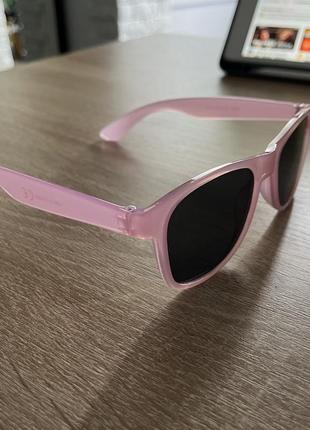 Дитячі сонцезахисні окуляри. оправа - ромашка. рожеві