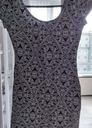 Короткое платье, мини