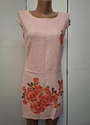 Красивое платье с цветами