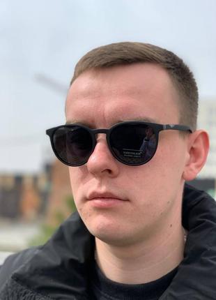 Чоловічі сонцезахисні окуляри