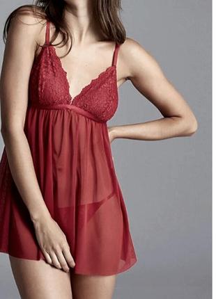 Красивий пеньюар, нічна сорочка.