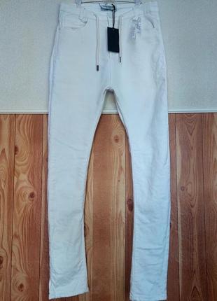 Зауженные спортивные джинсы белые sky rebel ♥️