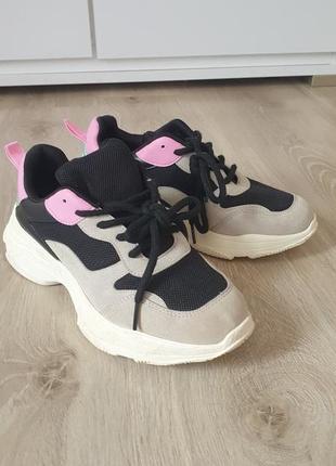 Кросівки primark