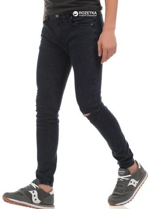 Джинсы скинни на мальчике bershka, зауженные джинсы на подростка, бираные джинсы