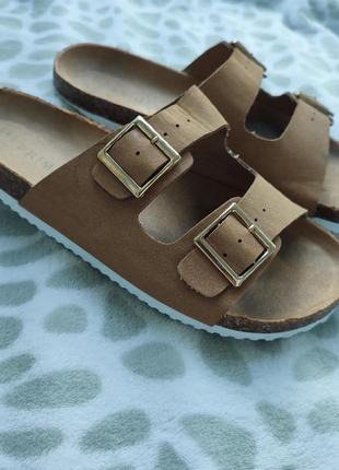 Шльопанці під birkenstock
