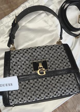 Сумочка guess оригинал, совершенно новая, сумка с ремешком и ручкой