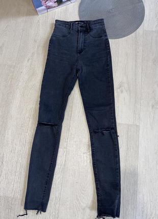 Джинсы zara скинни рванные колени