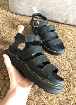 Жіночі шкіряні босоніжки dr.martens