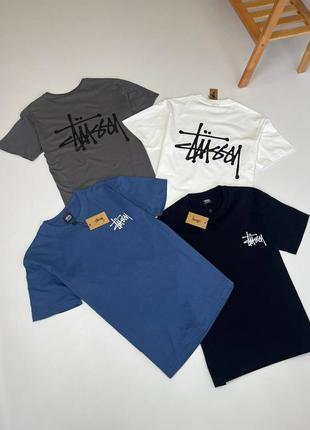 Багато футболок від stussy з різними принтами