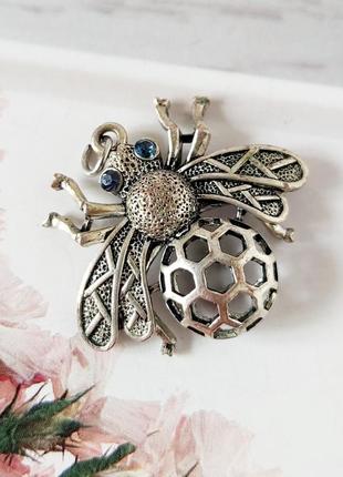 Кулон бджілка