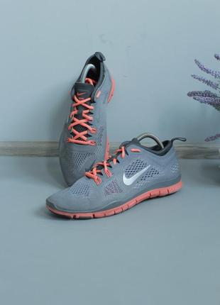 Nike free tr fit 4 кросівки літні легкі жіночі сірі рожеві найки найки бігові спортивні тренувальні для залу тренувань бігу 40 41