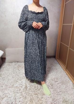 Платье макси с длинным рукавом