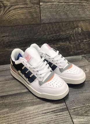 Женские кроссовки 38,40 маломерят