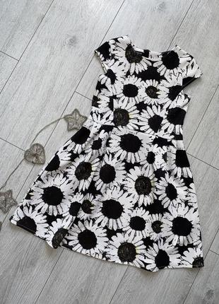 Платье на девочку в цветочный принт 6-7 лет