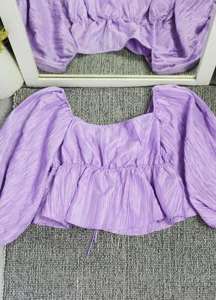 Новий жатий бузковий об'ємний топ gina tricot