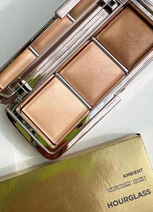 Палетка фінішної пудри з ефектом сяйва ambient® lighting palette volume ii 3 х 3 г