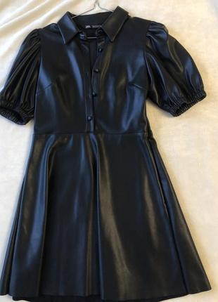 Zara платье из эко кожи с утеплением s размер короткая