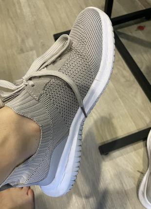 Очень удобные кроссовки продаю