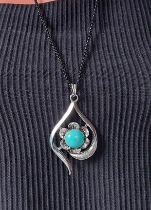 Металлическая подвеска на черной цепочки, подсолнух с бирюзой