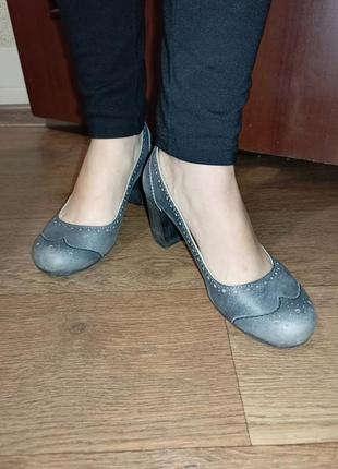 Сірі зручні туфлі4 фото