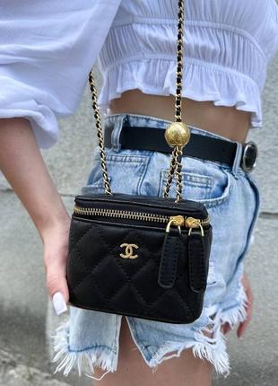 Кожаная сумка в стиле chanel