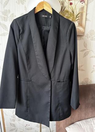 Стильный черный объемный пиджак размер м