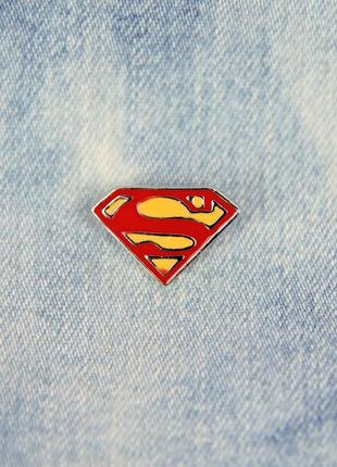 Брошь супергерой, значок пин супермен, superman pin, эмалированная брошь, подарок парню