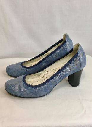 Винтажные голубые туфли на каблучках из натуральной кожи