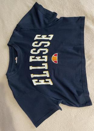 Укорочена футболка від ellesse