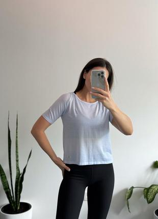 Легкая футболка nike