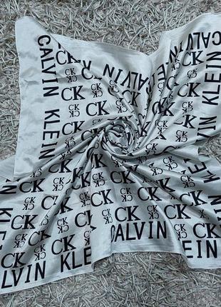 Шикарный женский шелковый платок от calvin klein.3 фото