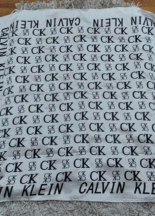 Шикарный женский шелковый платок от calvin klein.9 фото