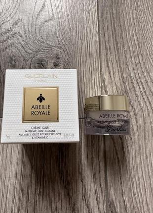 Денний крем guerlain abeille royale day cream firms smoothes & illuminates
