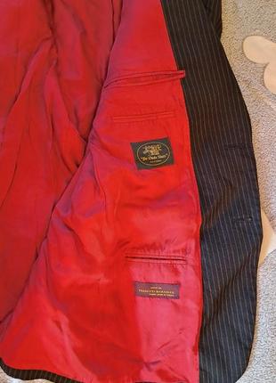 Мужской пиджак в вертикальную полоску