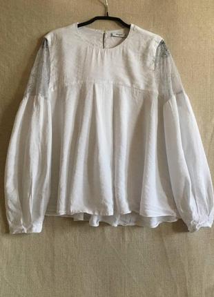 Свободная с кокеткой блуза-разлетайка с кружевом