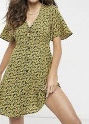 Актуальна сукня на ґудзиках від asos.
