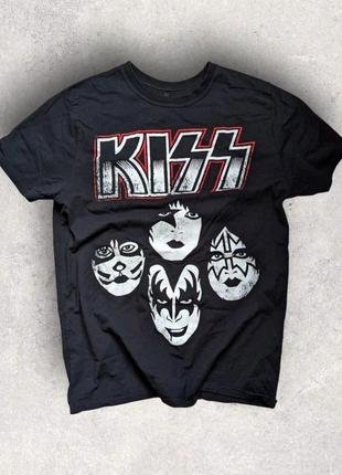 Футболка kiss з принтом з двох сторін розміру м в відмінному стані