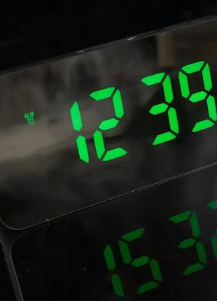 Настольные часы 1826 от сети и батареек, электронные часы с будильником, белый дисплей 9089