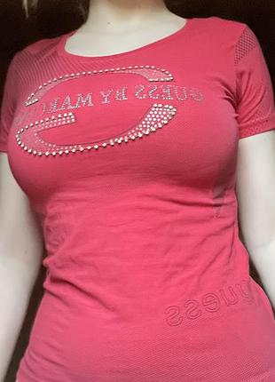 Червона футболка guess