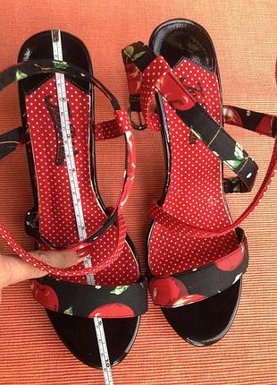 Стильные босоножки6 фото