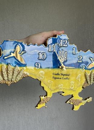 Часы настенные из эпоксидной смолы "карта украины" 40x25 см