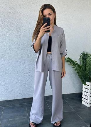 Жіночий брючний костюм з сорочкою креп жатка сірий (розміри 42/44)