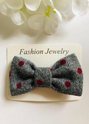 Бант для волос серый в красный горох