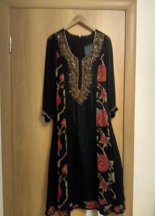 Чудесное комбинированное  платье расшито бисером, размер 10-122 фото